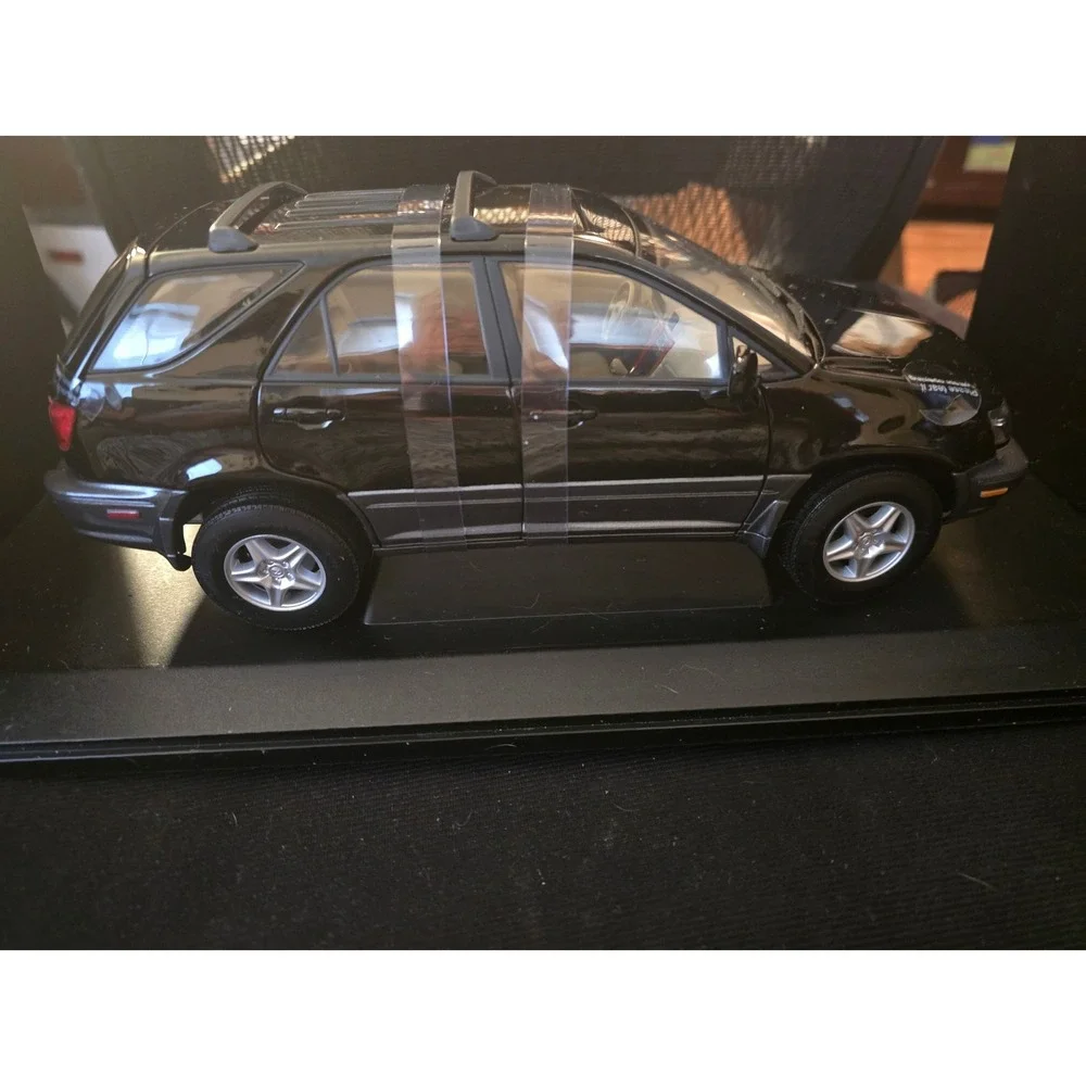 Lexus RX300 10th Anniversary 1989-1999 Diecast Model Car‎ Black 1:18 SUV Boxed